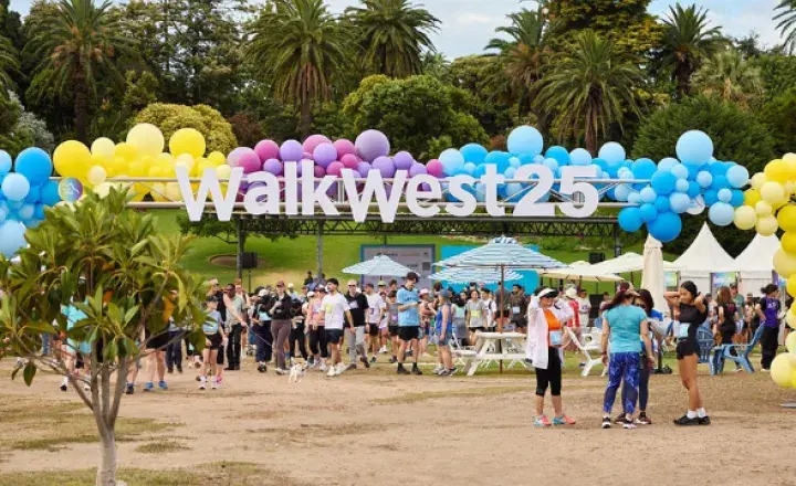 WalkWest walkers at start