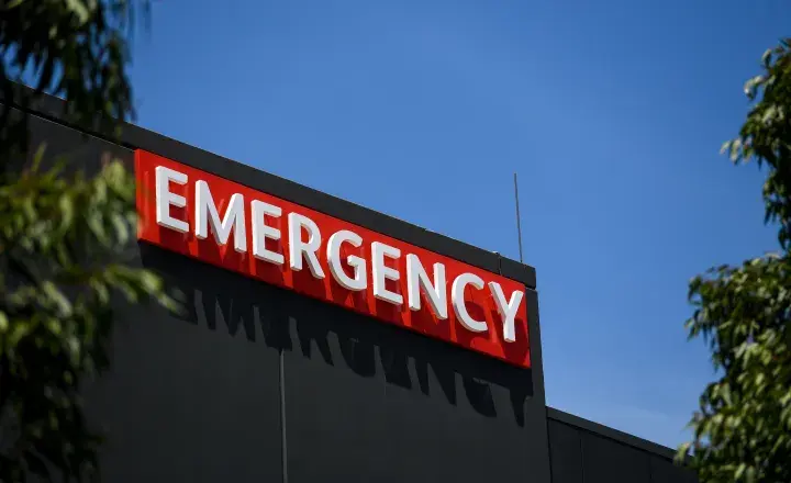 emergency department sign 