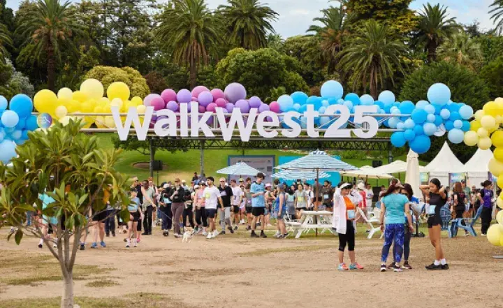 WalkWest walkers at start